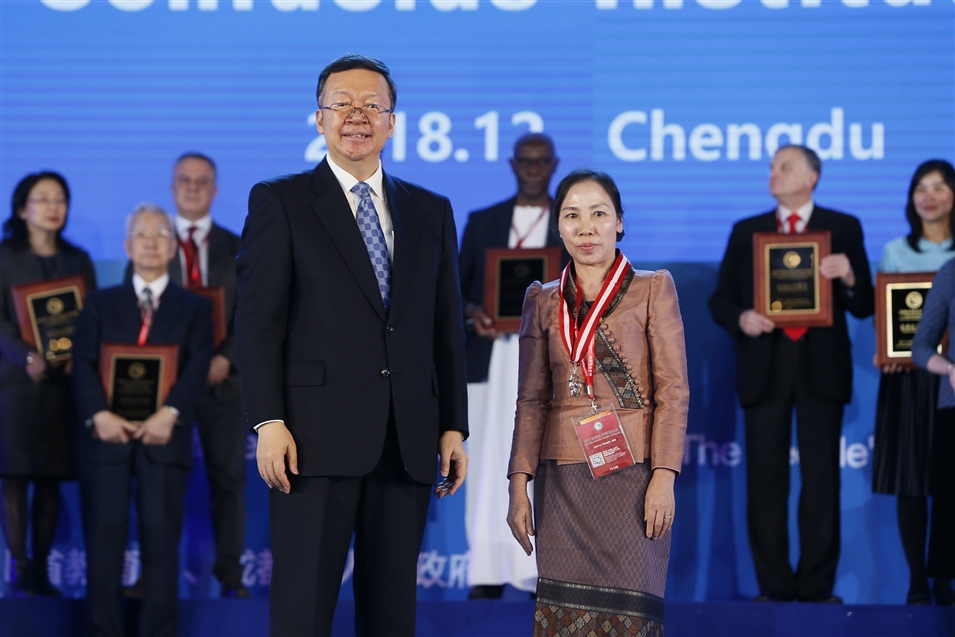 2018年獲得孔子學(xué)院孔子學(xué)院總部“2018年度孔子學(xué)院先進(jìn)個(gè)人”稱號(hào) 2018年獲得孔子學(xué)院孔子學(xué)院總部“2018年度孔子學(xué)院先進(jìn)個(gè)人”稱號(hào)